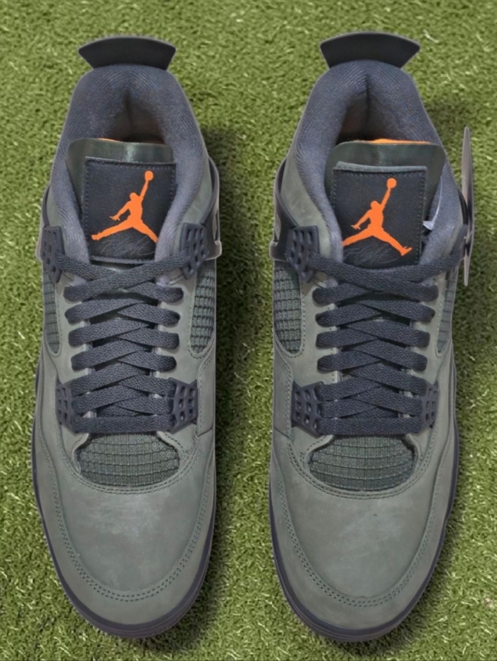 Air Jordan 4 Retro x Undefeated (2025) - Size 11 - Picture 4 of 7